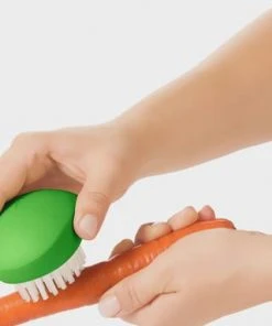 Oxo Gemüsebürste, Flexibel, Rutschfest GRÜN -Kuechenutensilien Ladenverkäufe unnamed file 502