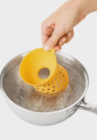 Oxo Eier-Pochierer 2er-Pack, Aus Silikon Gelb 5 Oxo Eier-Pochierer 2er-Pack, Aus Silikon Gelb – Bild 3